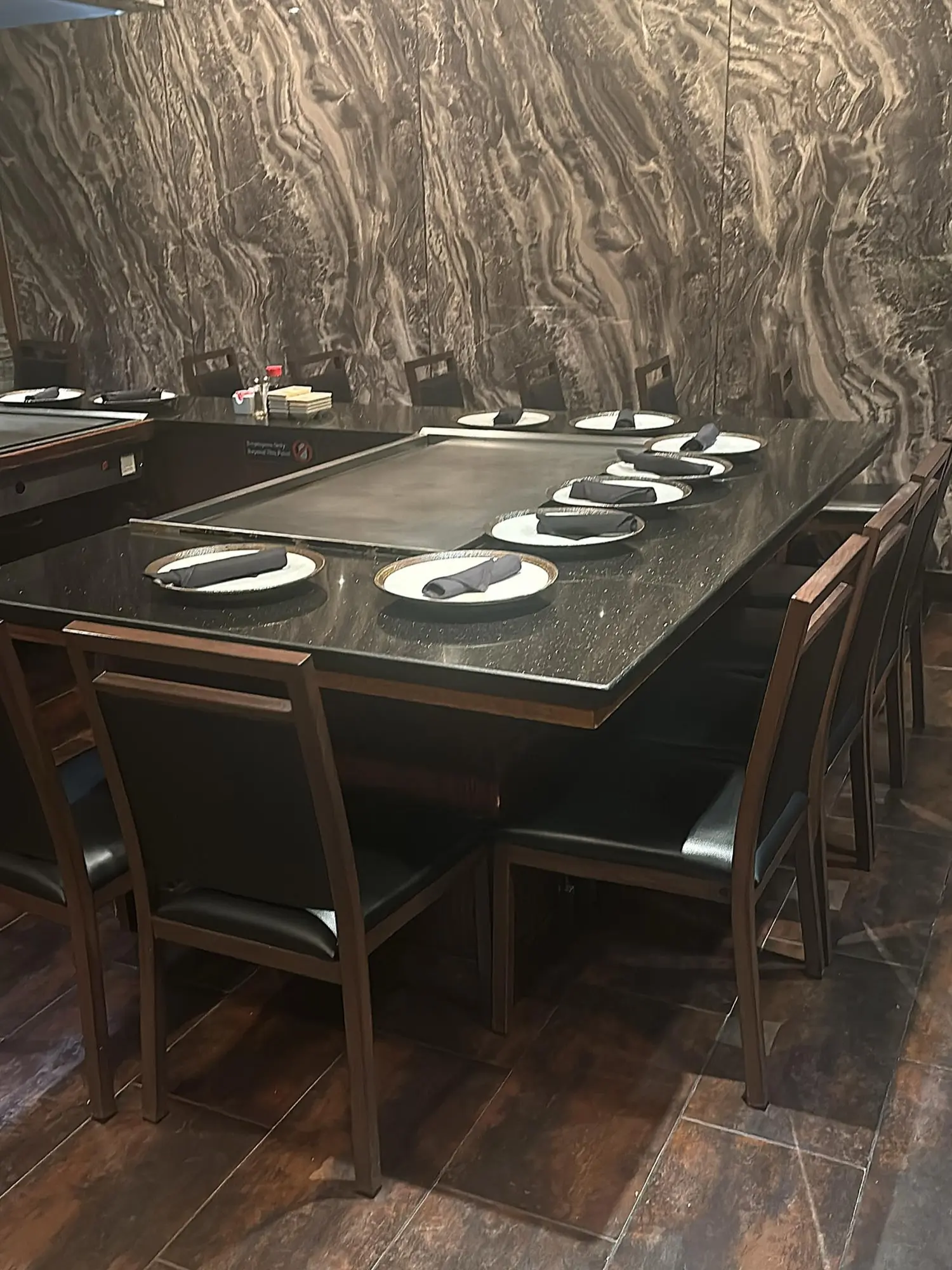 Koto-Japanese-Steakhouse-with-Teppanyaki-seating-environment-Japanese-restaurant-Fort-Wayne